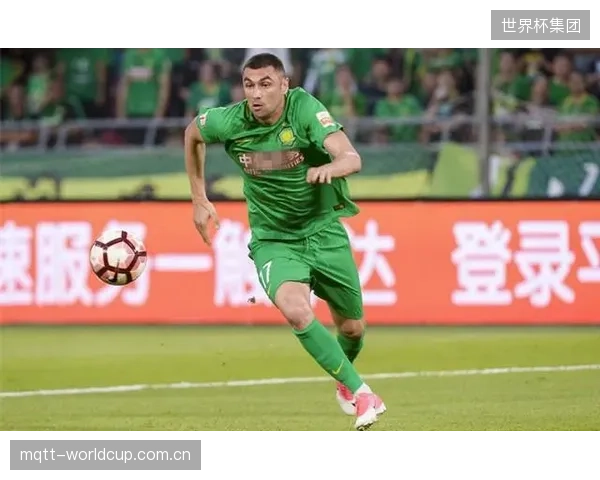 从伊尔马兹等前辈手中接过袖标,恰尔汗奥卢的世界杯首秀将是对其领导能力的一次全面大考。 从伊尔马兹等前辈手中接过袖标,恰尔汗奥卢的世界杯首秀将是对其领导能力的一次全面大考。